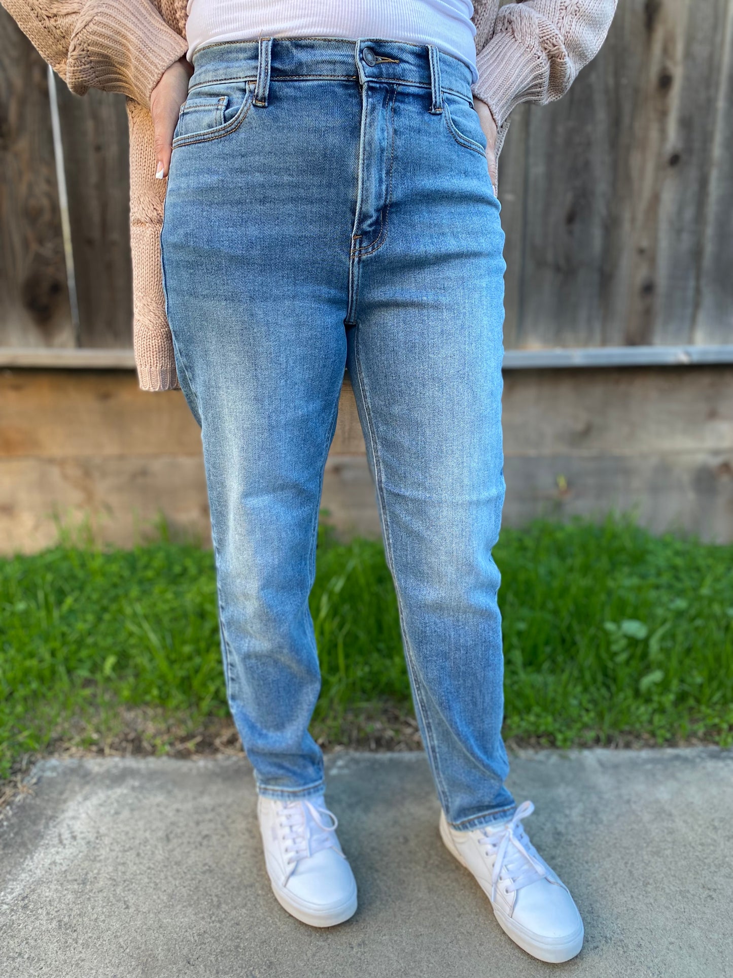 Mom Jeans High Rise - Medium Wash