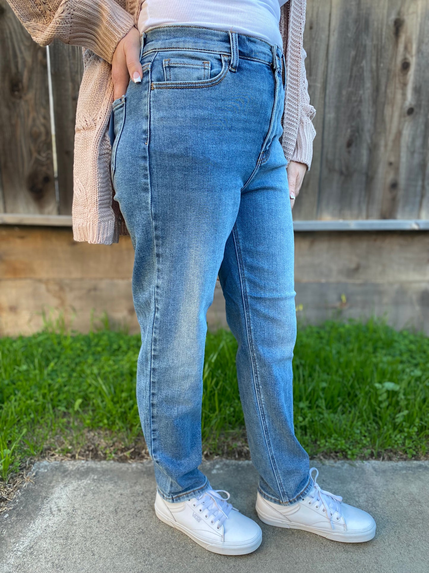 Mom Jeans High Rise - Medium Wash