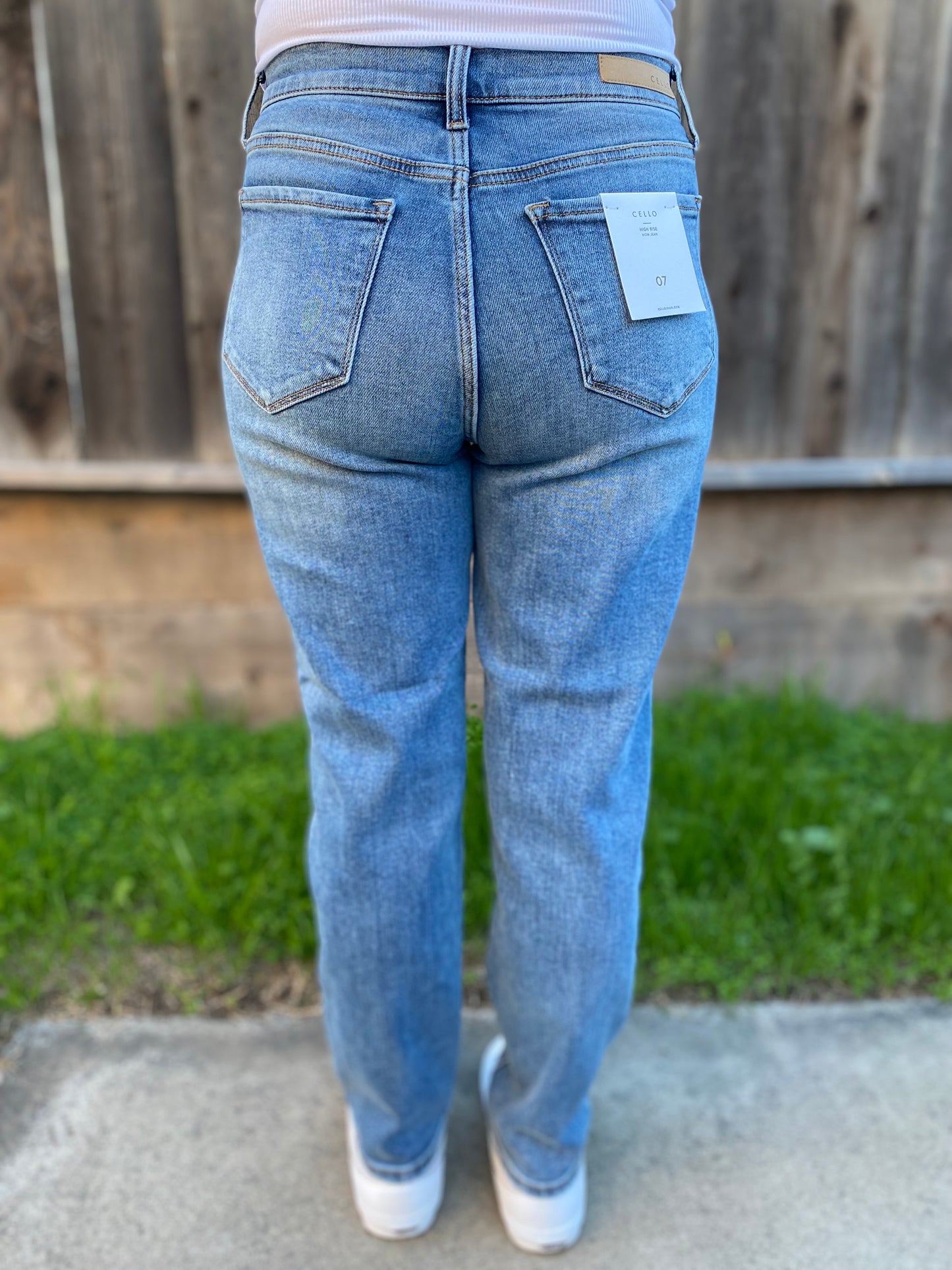 Mom Jeans High Rise - Medium Wash